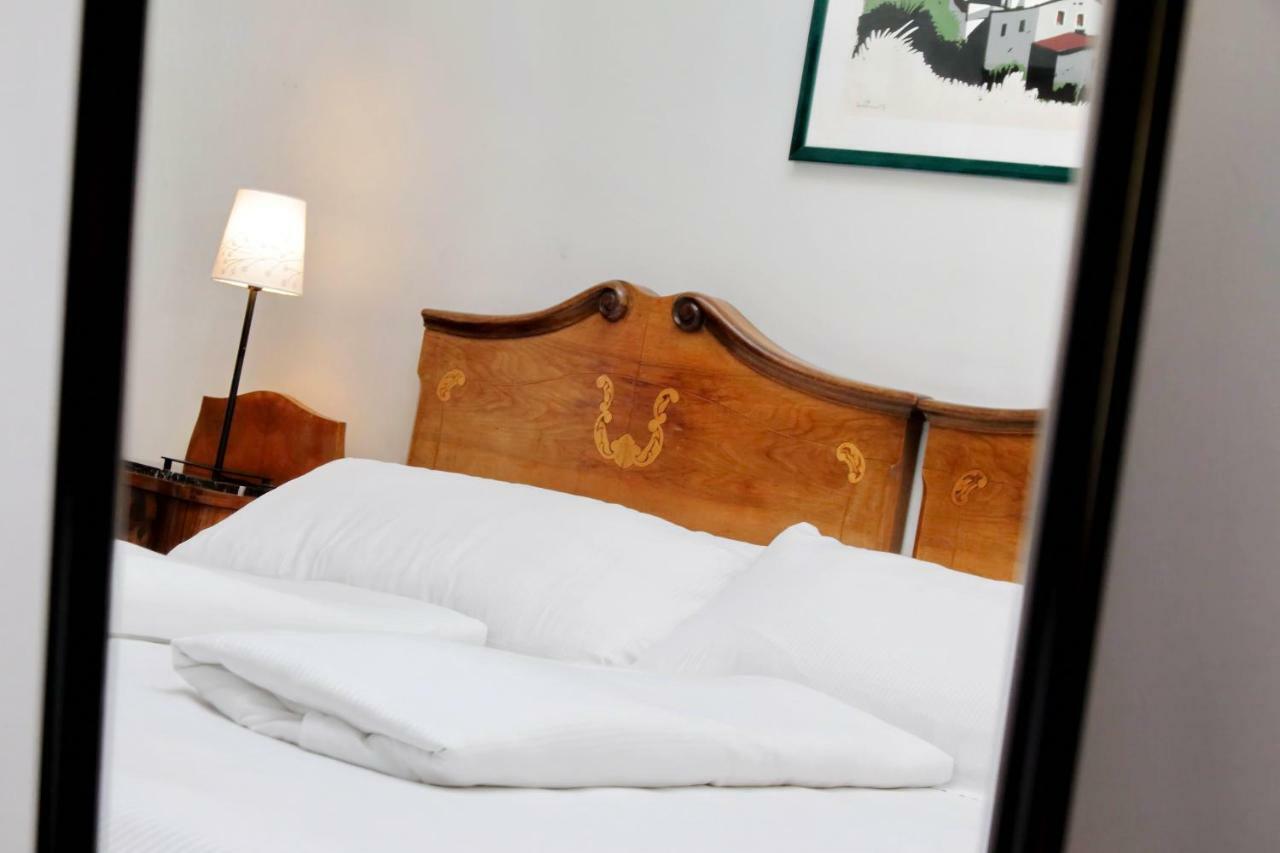 Cassiodoro19 Hotel โรม ภายนอก รูปภาพ